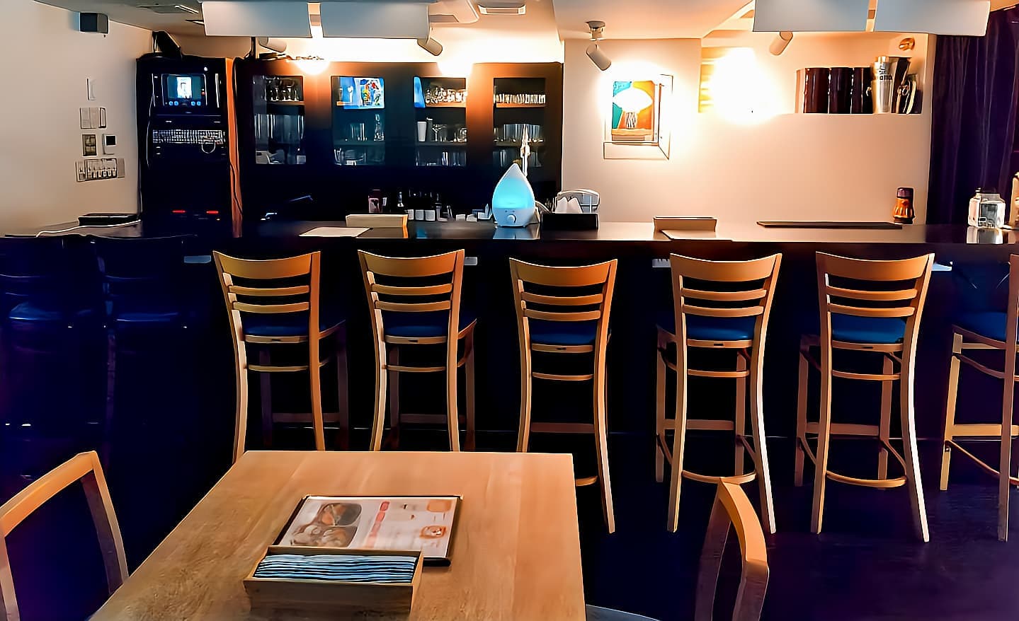 横浜・関内宝石箱カレー店内3